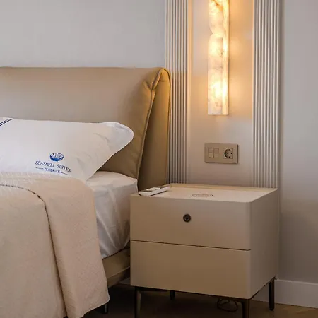 Seashell Crown Luxury