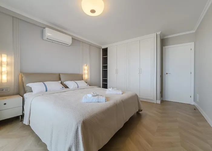 Seashell Crown Luxury Apartment *