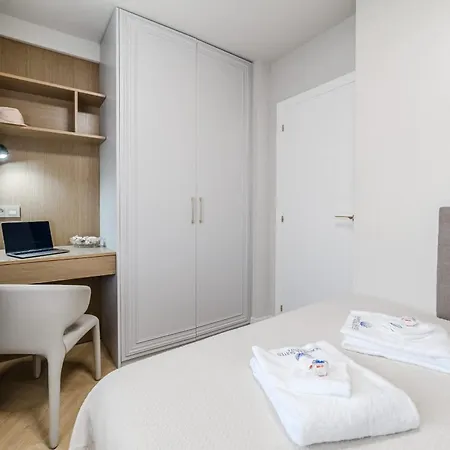 Seashell Crown Luxury